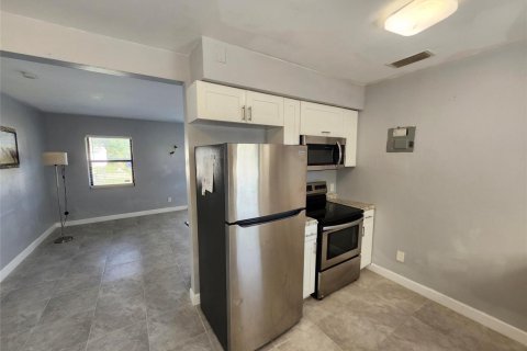 Casa en venta en Fort Lauderdale, Florida, 2 dormitorios, 66.89 m2 № 2181335 - foto 10