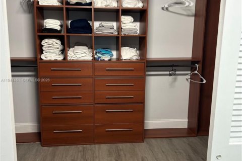 Copropriété à louer à Hollywood, Floride: 3 chambres, 234.49 m2 № 2001269 - photo 28