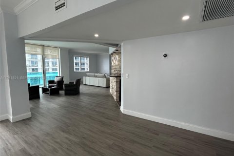 Copropriété à louer à Hollywood, Floride: 3 chambres, 234.49 m2 № 2001269 - photo 2