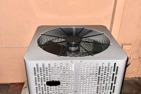 Снять в аренду виллу или дом в Хайалиа, Флорида 3 спальни, 109.35м2, № 1946139 - фото 13