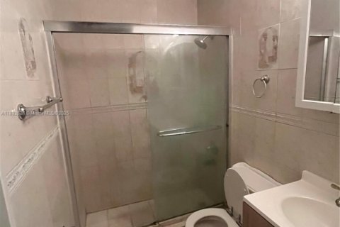 Снять в аренду виллу или дом в Хайалиа, Флорида 3 спальни, 109.35м2, № 1946139 - фото 7