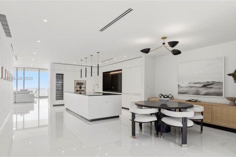 Copropriété à vendre à Miami, Floride: 5 chambres, 397.9 m2 № 2041939 - photo 15