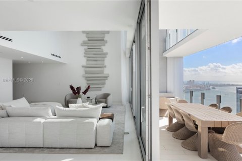Copropriété à vendre à Miami, Floride: 5 chambres, 397.9 m2 № 2041939 - photo 12