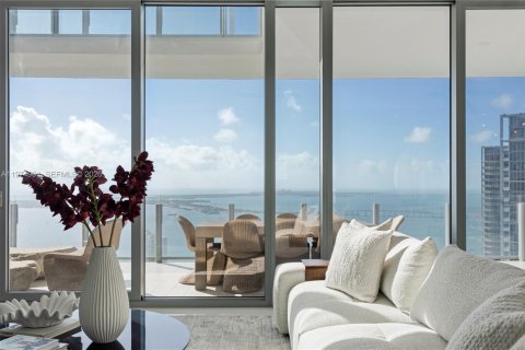 Condo à Miami, Floride, 5 chambres  № 2041939
