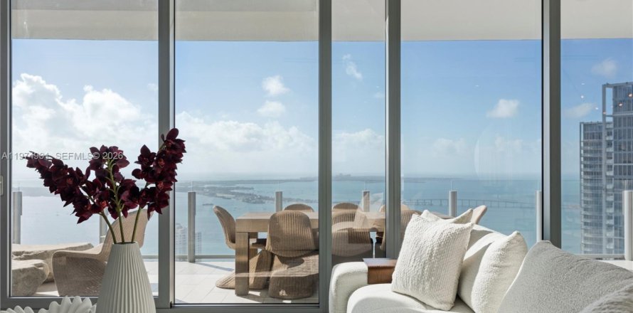 Condo à Miami, Floride, 5 chambres  № 2041939