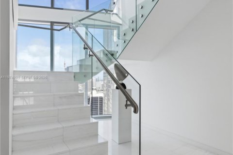 Copropriété à vendre à Miami, Floride: 5 chambres, 397.9 m2 № 2041939 - photo 18