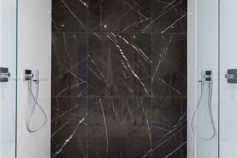 Copropriété à vendre à Miami, Floride: 5 chambres, 397.9 m2 № 2041939 - photo 28