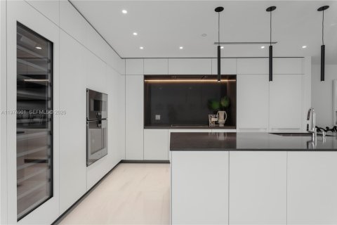 Copropriété à vendre à Miami, Floride: 5 chambres, 397.9 m2 № 2041939 - photo 16