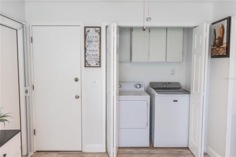 Condo in Dunedin, Florida, 2 bedrooms № 2229142 - photo 15