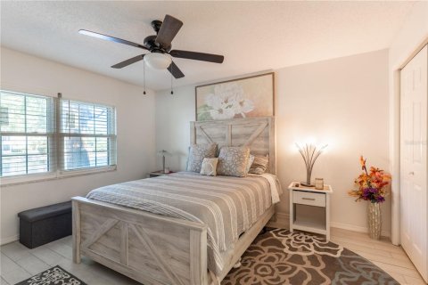 Condo in Dunedin, Florida, 2 bedrooms № 2229142 - photo 9