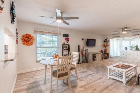 Condo in Dunedin, Florida, 2 bedrooms № 2229142 - photo 6