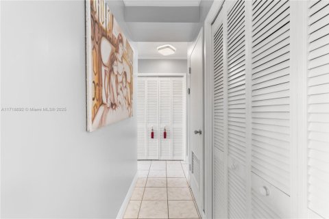 Condominio en venta en Fort Lauderdale, Florida, 1 dormitorio, 65.96 m2 № 1867180 - foto 14