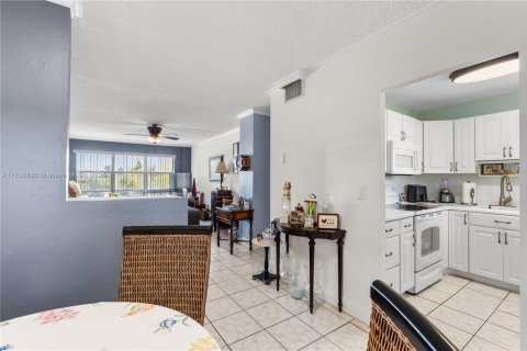 Condominio en venta en Fort Lauderdale, Florida, 1 dormitorio, 65.96 m2 № 1867180 - foto 6