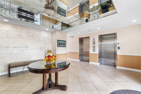 Condominio en venta en Fort Lauderdale, Florida, 1 dormitorio, 65.96 m2 № 1867180 - foto 4