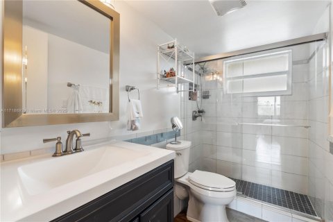 Condominio en venta en Fort Lauderdale, Florida, 1 dormitorio, 65.96 m2 № 1867180 - foto 16