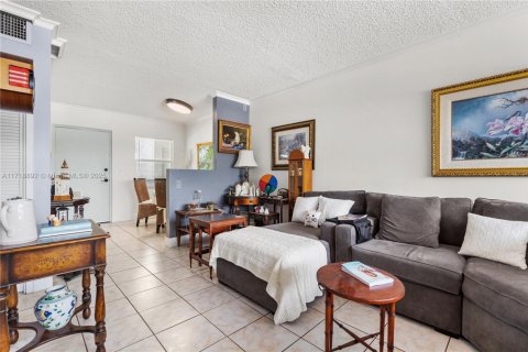 Condominio en venta en Fort Lauderdale, Florida, 1 dormitorio, 65.96 m2 № 1867180 - foto 13
