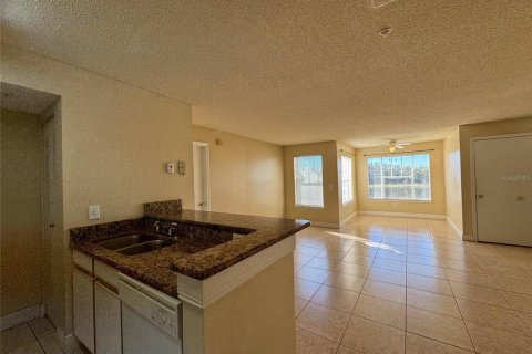 Condo in Kissimmee, Florida, 2 bedrooms  № 1908423 - photo 23