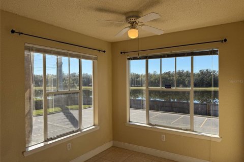 Condo in Kissimmee, Florida, 2 bedrooms  № 1908423 - photo 24