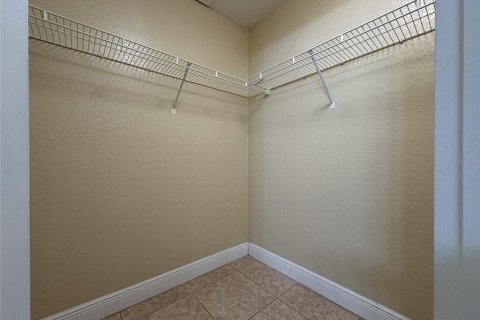 Condo in Kissimmee, Florida, 2 bedrooms  № 1908423 - photo 11