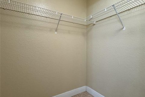 Condo in Kissimmee, Florida, 2 bedrooms  № 1908423 - photo 16