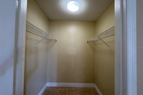 Condo in Kissimmee, Florida, 2 bedrooms  № 1908423 - photo 17