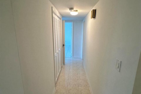 Купить кондоминиум в Холливуд, Флорида 4 комнаты, 108.14м2, № 2246567 - фото 24