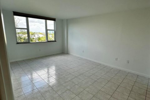 Купить кондоминиум в Холливуд, Флорида 4 комнаты, 108.14м2, № 2246567 - фото 29