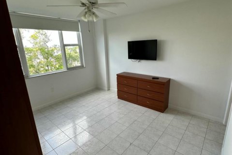Купить кондоминиум в Холливуд, Флорида 4 комнаты, 108.14м2, № 2246567 - фото 26