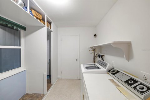 House in Punta Gorda, Florida 2 bedrooms, 144.56 sq.m. № 1743351 - photo 26