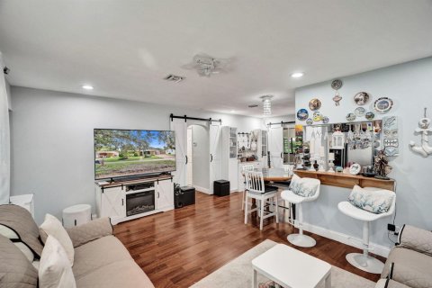 Villa ou maison à vendre à Hollywood, Floride: 2 chambres, 102.94 m2 № 2422863 - photo 9