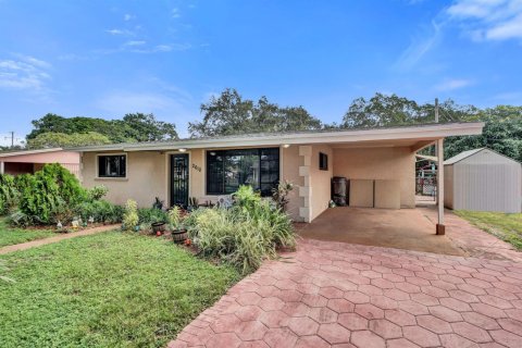 Villa ou maison à vendre à Hollywood, Floride: 2 chambres, 102.94 m2 № 2422863 - photo 3