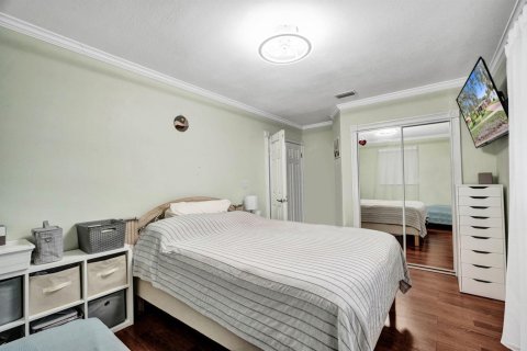 Villa ou maison à vendre à Hollywood, Floride: 2 chambres, 102.94 m2 № 2422863 - photo 26