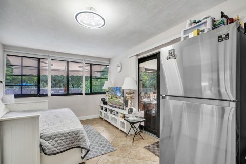 Villa ou maison à vendre à Hollywood, Floride: 2 chambres, 102.94 m2 № 2422863 - photo 15