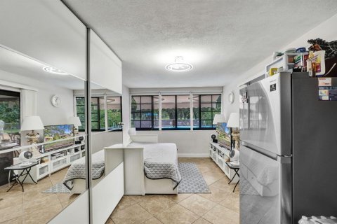 Villa ou maison à vendre à Hollywood, Floride: 2 chambres, 102.94 m2 № 2422863 - photo 14