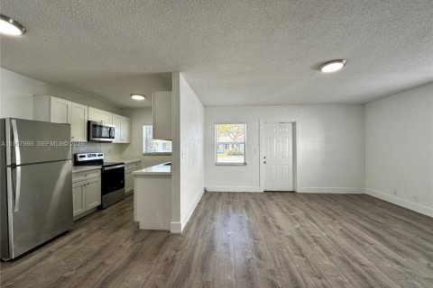 Apartment in Oakland Park, Florida 2 bedrooms № 2029210