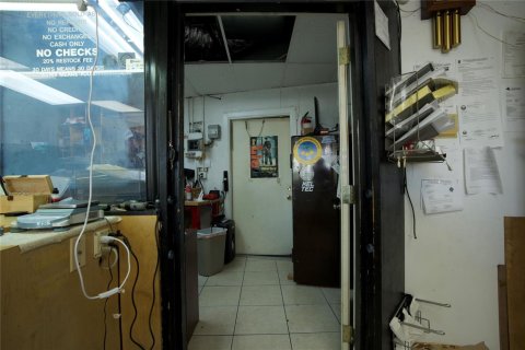 Купить коммерческую недвижимость в Дирфилд-Бич, Флорида № 2245352 - фото 22