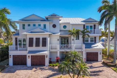 Casa en venta en Holmes Beach, Florida, 5 dormitorios, 492.38 m2 № 2226356 - foto 3