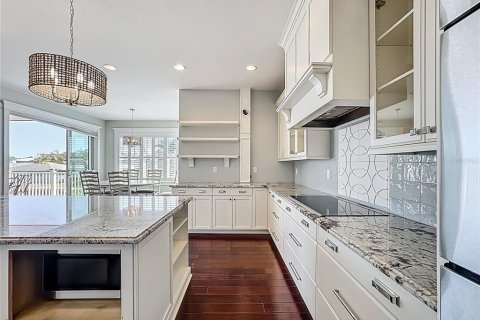 Casa en venta en Holmes Beach, Florida, 5 dormitorios, 492.38 m2 № 2226356 - foto 13