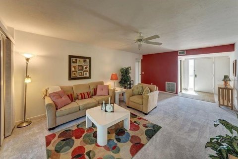 Condominio en alquiler en Sarasota, Florida, 2 dormitorios, 122.91 m2 № 2298742 - foto 5
