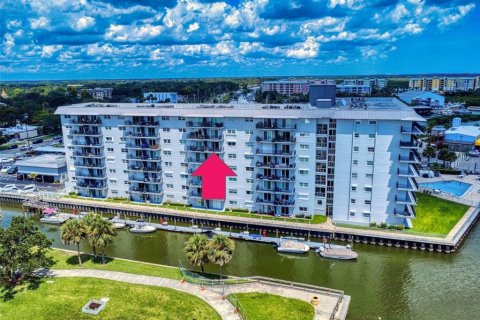 Condo in New Smyrna Beach, Florida, 2 bedrooms  № 1886290 - photo 2