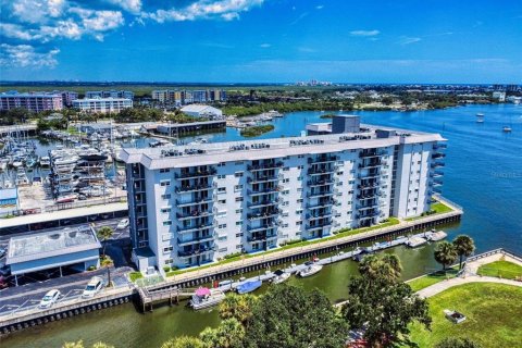 Condo in New Smyrna Beach, Florida, 2 bedrooms  № 1886290 - photo 1