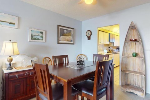 Condo in New Smyrna Beach, Florida, 2 bedrooms  № 1886290 - photo 6