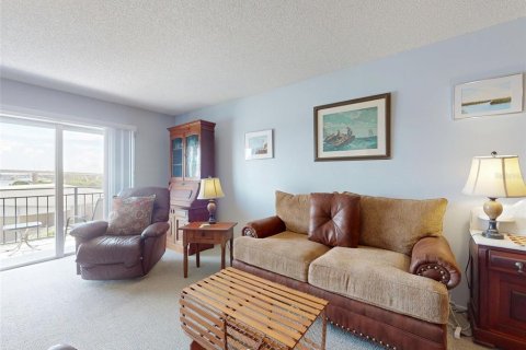 Condo in New Smyrna Beach, Florida, 2 bedrooms  № 1886290 - photo 7