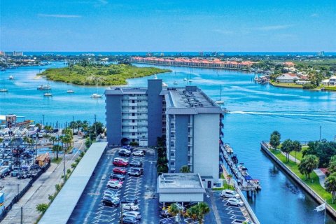 Condo in New Smyrna Beach, Florida, 2 bedrooms  № 1886290 - photo 19
