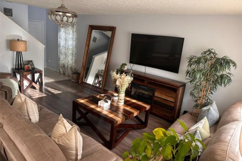 House in Winter Garden, Florida 3 bedrooms, 160.07 sq.m. № 1900888 - photo 4