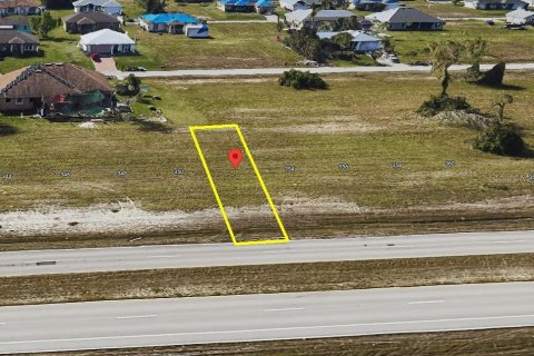 Land in Cape Coral, Florida № 2233059 - photo 3