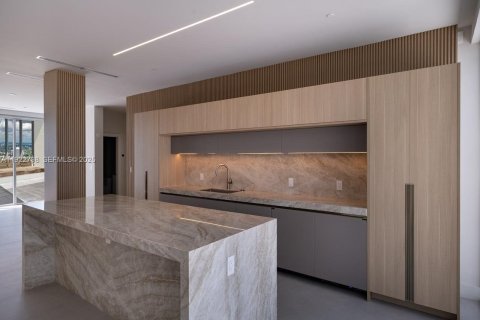Copropriété à vendre à Miami, Floride: 5 chambres, 443.14 m2 № 1982696 - photo 5