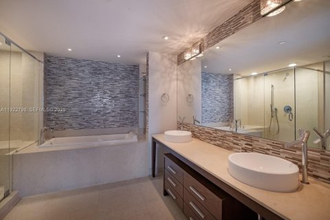 Copropriété à vendre à Miami, Floride: 5 chambres, 443.14 m2 № 1982696 - photo 25