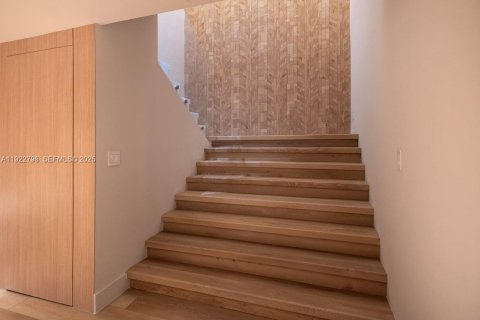 Copropriété à vendre à Miami, Floride: 5 chambres, 443.14 m2 № 1982696 - photo 7