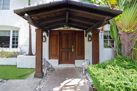 Купить виллу или дом в Майами, Флорида 4 спальни, 233.93м2, № 1948364 - фото 3